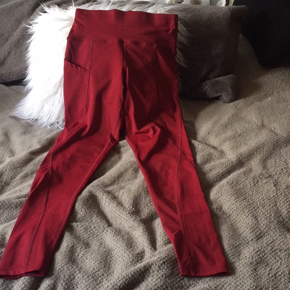 TARGET SPORTSWEAR maroon and black sport leggings